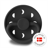 FRIGG Moon - Round Silicone Pacifier - Jet Black