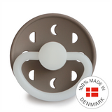 FRIGG Moon Night - Round Silicone Pacifier - Portobello