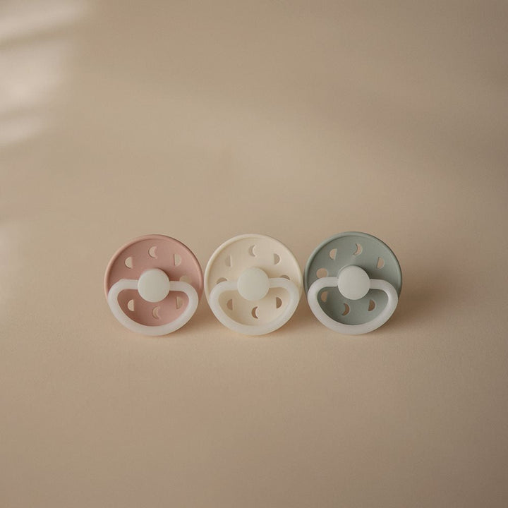 FRIGG Moon Night Round Latex Pacifier | Size 2