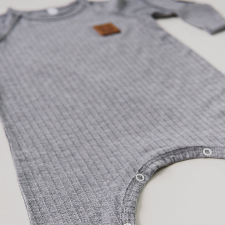 RAGLAN ONESIE - STEVIE (Light Grey) - Flynn Jaxon