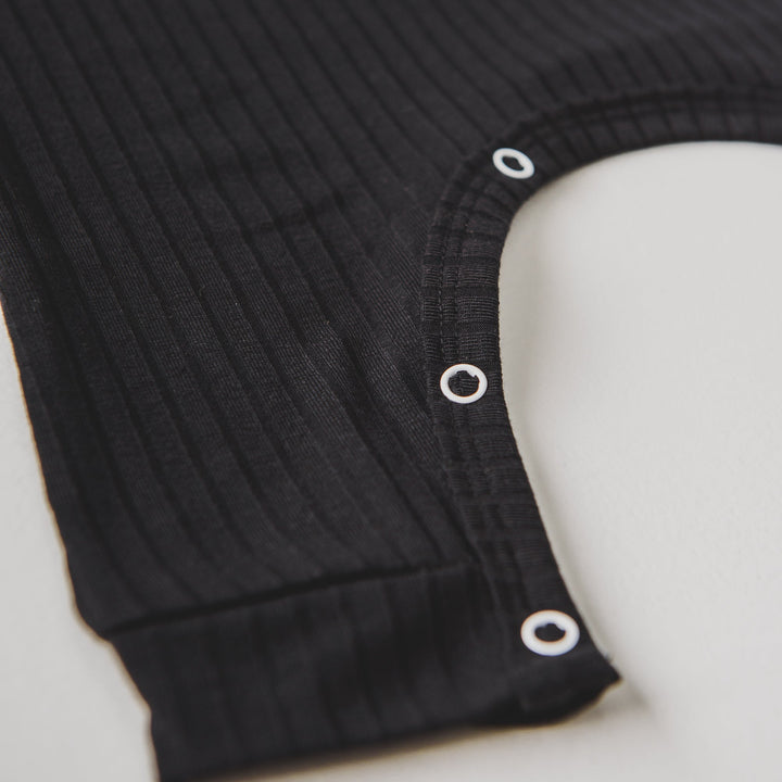 RAGLAN ONESIE - RAMSEY (Black) - Flynn Jaxon