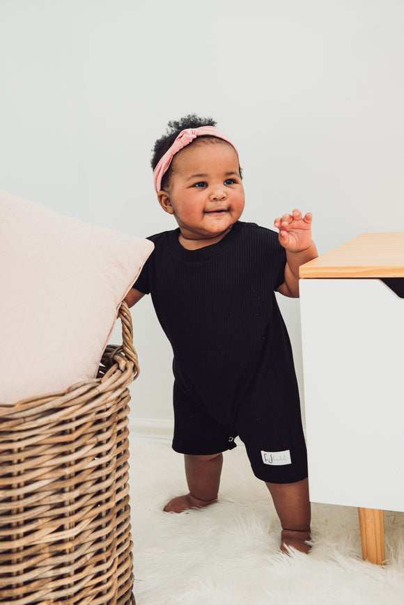 BOXY ONESIE - BLACK - Flynn Jaxon